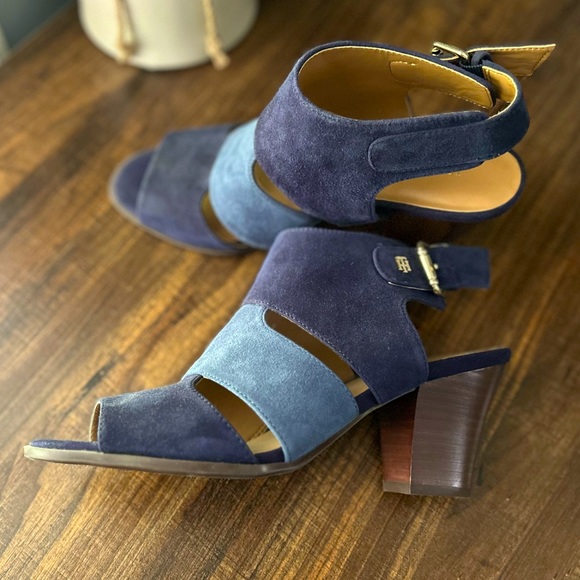 Tommy Hilfiger  Karaoke Stacked Heel Open Toe Shoes Size 7.5 - Picture 4 of 8